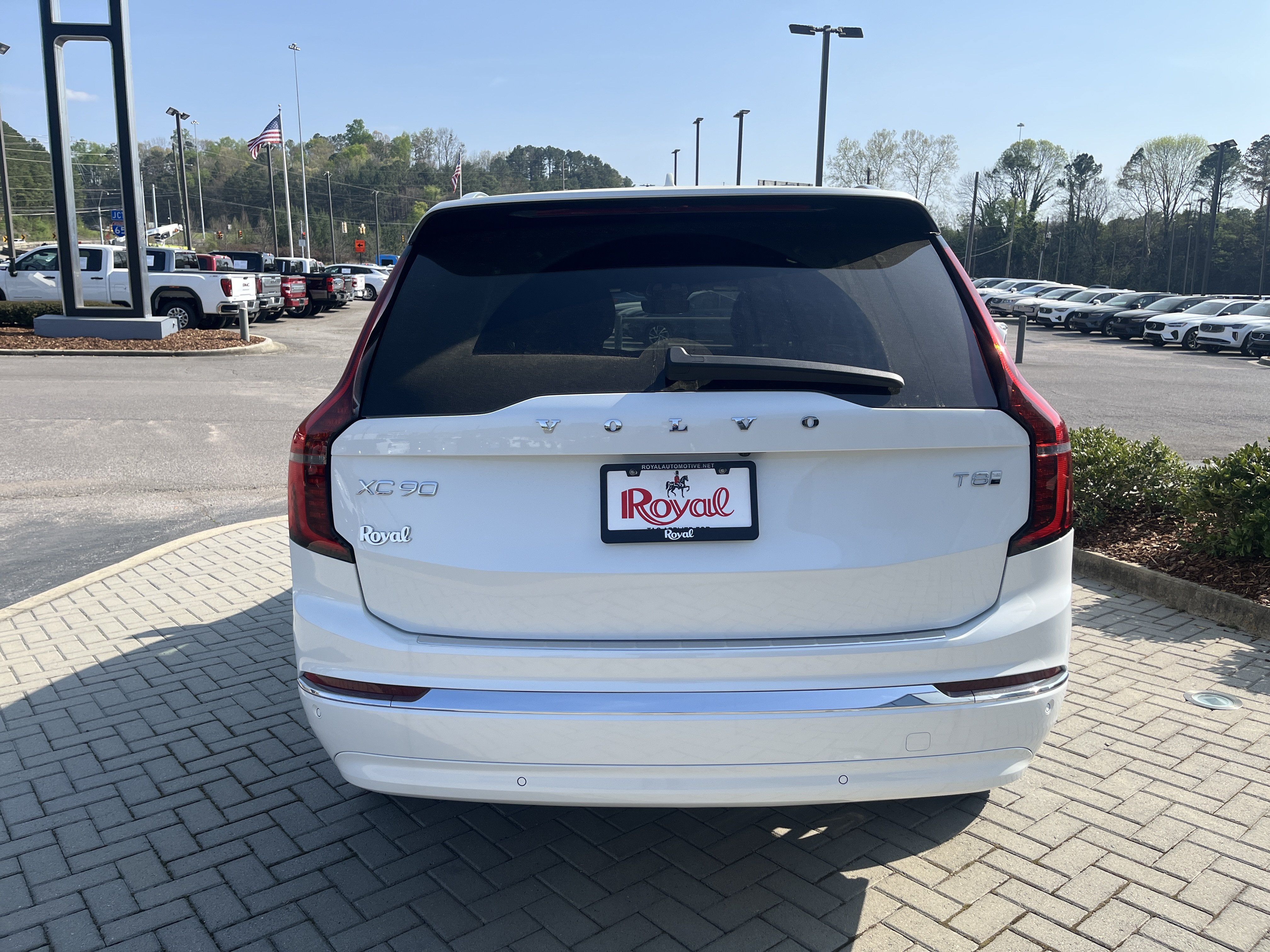 New 2026 Volvo XC90 T8 Core w/ Protection Package Premier AWD/4WD image 4