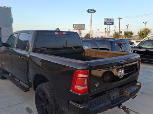Used 2019 RAM 1500 Big Horn AWD/4WD image 9