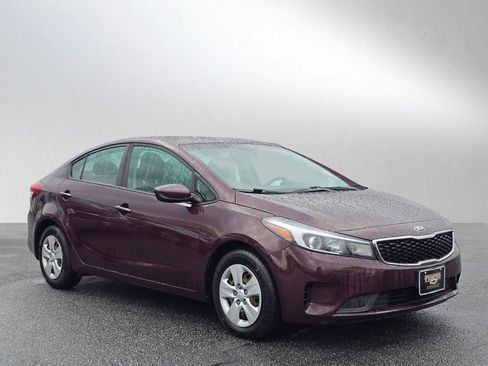 Used 2017 Kia Forte LX image 1