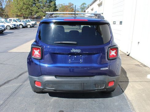 Used 2017 Jeep Renegade Latitude image 14