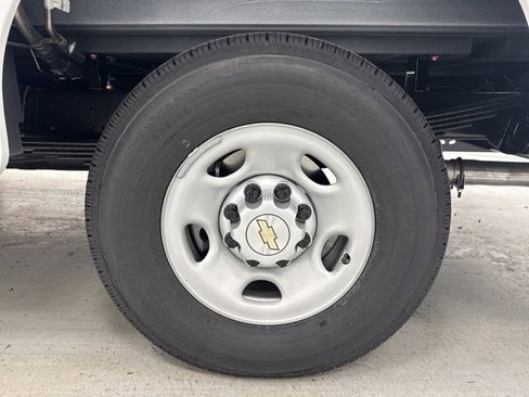 New 2025 Chevrolet Express 3500 Work Van w/ Power Convenience Package image 40