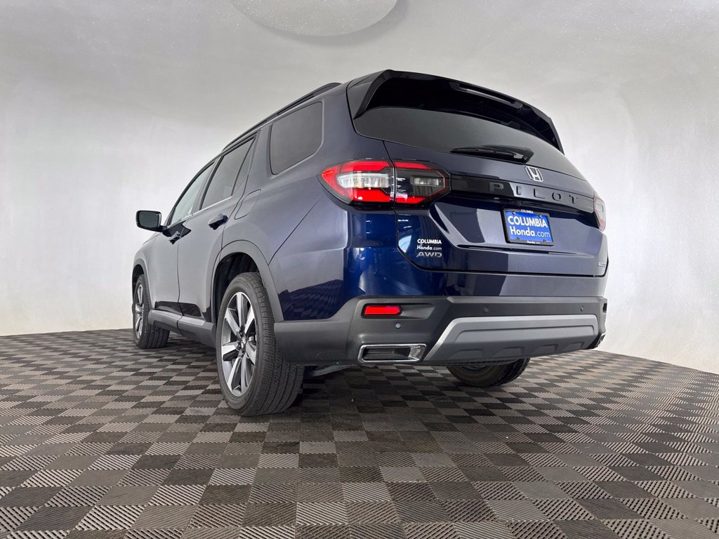 Used 2025 Honda Pilot Touring image 9
