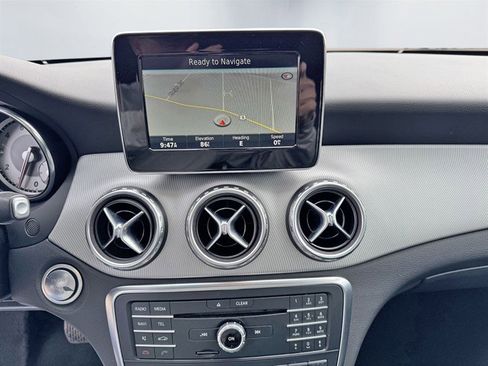 Used 2017 Mercedes-Benz GLA 250 4MATIC image 16