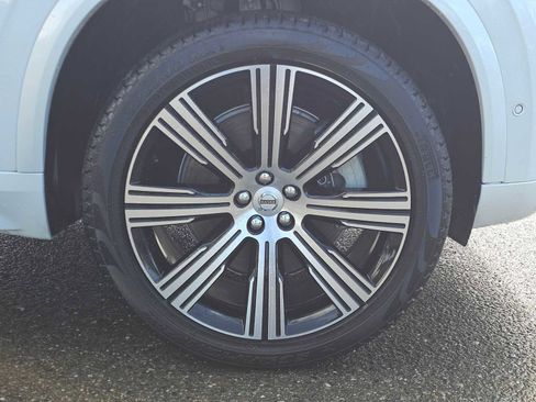 Used 2025 Volvo XC90 T8 Plus w/ Protection Package Premier image 11