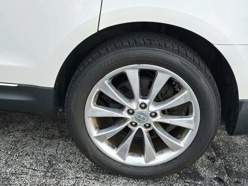 Used 2010 Lincoln MKT AWD image 21