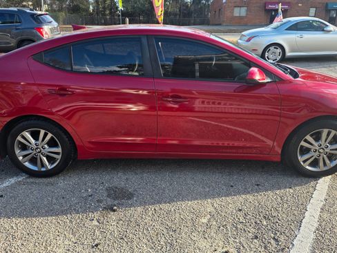 Used 2017 Hyundai Elantra SE image 3