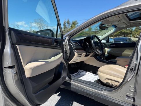 Used 2019 Subaru Outback 2.5i Limited AWD/4WD image 18