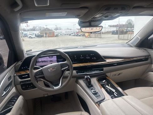 Certified 2023 Cadillac Escalade Sport Platinum image 12