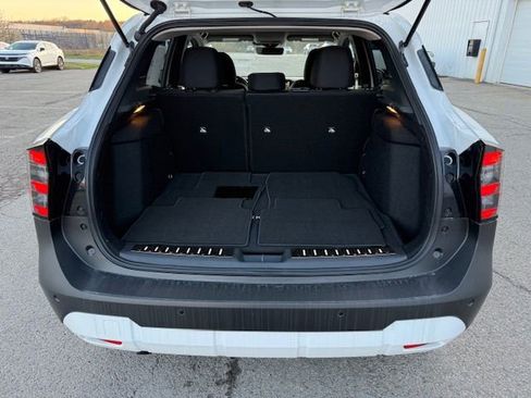 New 2025 Nissan Kicks SV w/ Illumination Package image 30