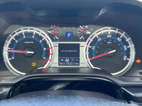 Used 2018 Toyota 4Runner Limited AWD/4WD image 13
