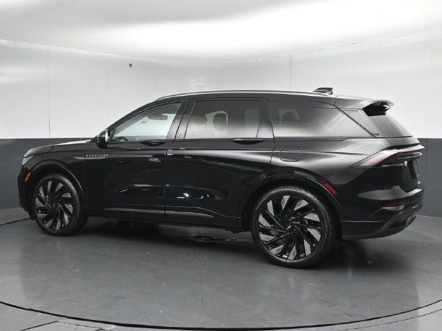 Certified 2026 Lincoln Nautilus Reserve w/ Jet Appearance Package AWD/4WD image 5