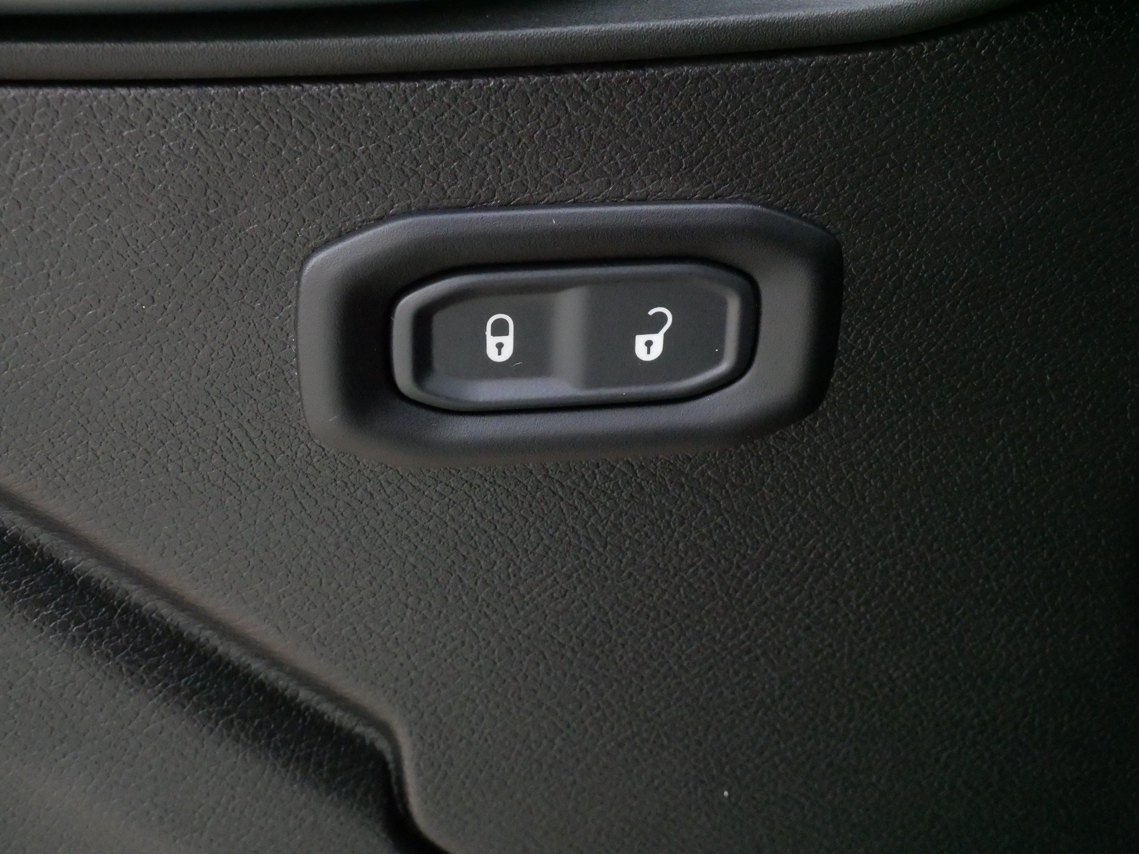 Used 2024 Jeep Wrangler Unlimited Sport AWD/4WD image 19