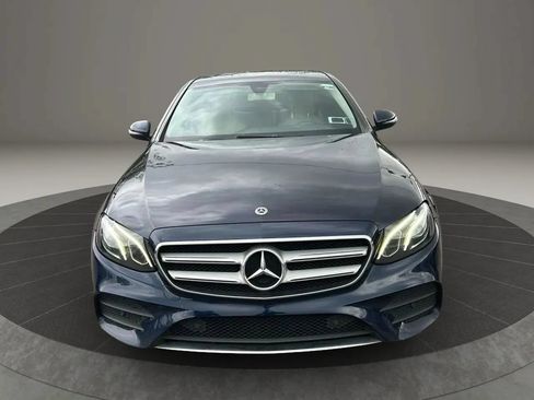 Used 2017 Mercedes-Benz E 300 4MATIC image 8