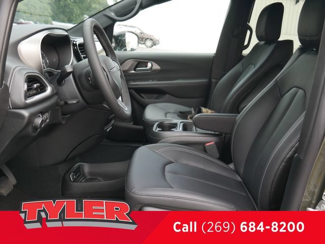 New 2027 Chrysler Pacifica Select FWD image 36