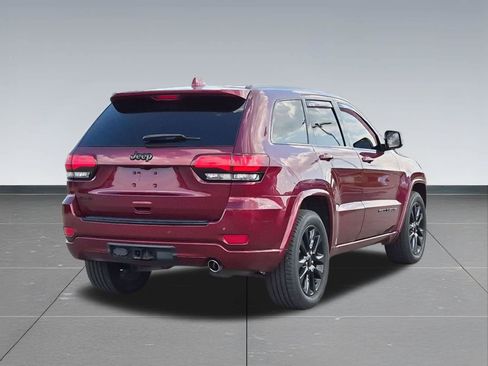 Used 2017 Jeep Grand Cherokee Altitude AWD/4WD image 6