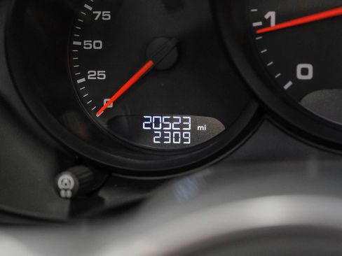 Used 2020 Porsche 718 Boxster image 18