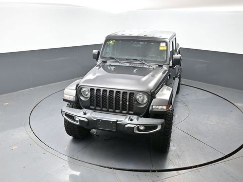 Used 2021 Jeep Gladiator Sport image 18