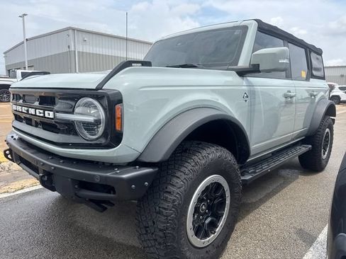 Used 2022 Ford Bronco Outer Banks w/ Sasquatch Package AWD/4WD image 1