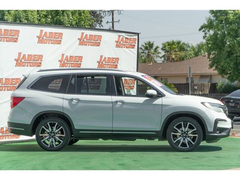 Used 2021 Honda Pilot Touring image 4