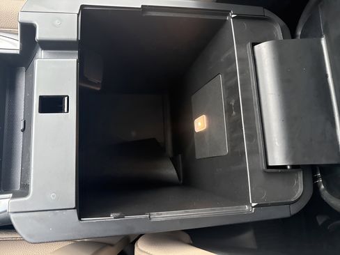 Used 2020 Ford Explorer XLT w/ Equipment Group 202A image 48