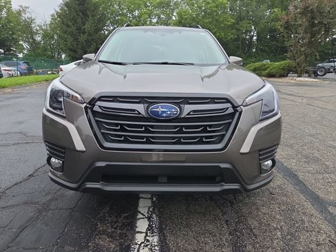 Certified 2023 Subaru Forester Limited AWD/4WD image 3