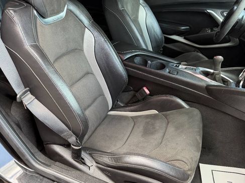 Used 2018 Chevrolet Camaro SS RWD image 18