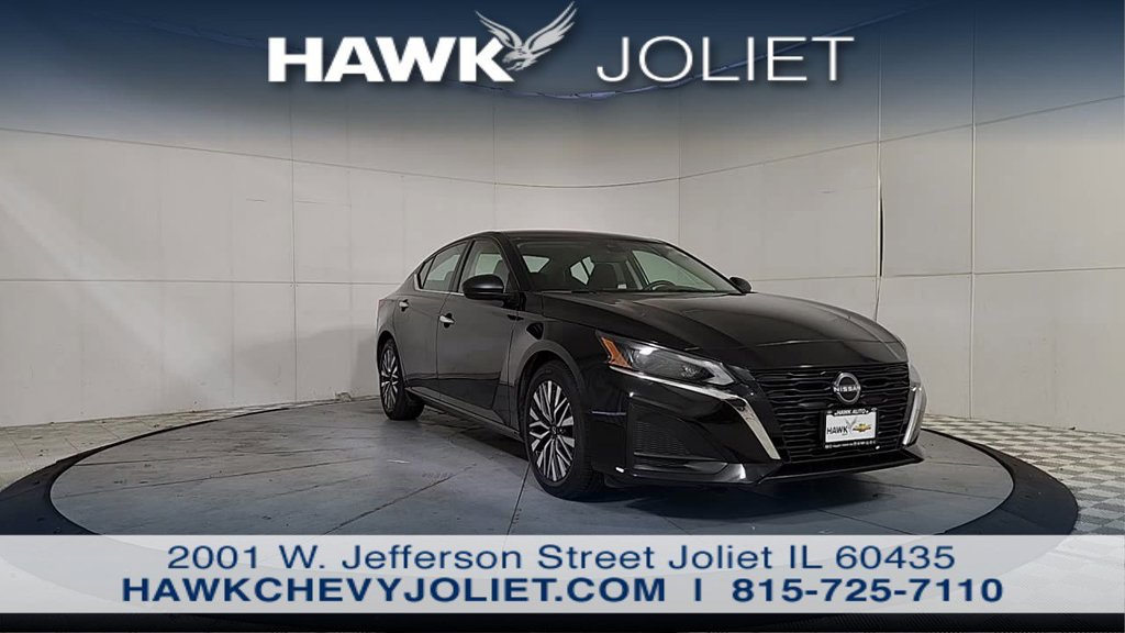 Used 2024 Nissan Altima 2.5 SV FWD image 2