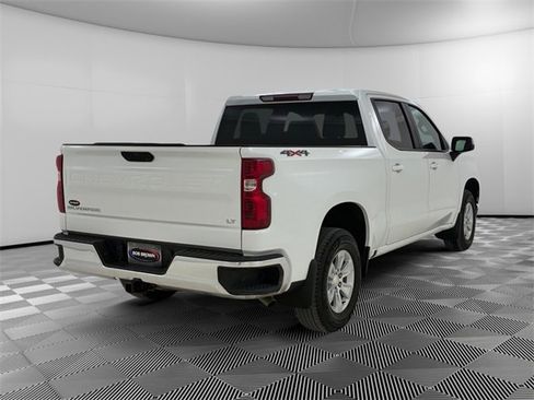 Used 2021 Chevrolet Silverado 1500 LT image 3