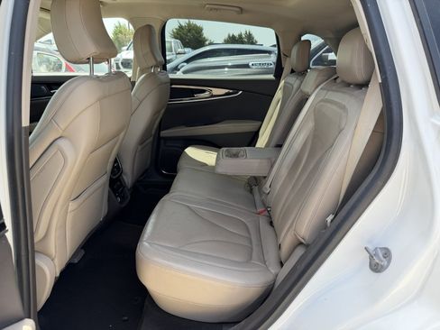 Used 2023 Lincoln Nautilus Reserve AWD/4WD image 18