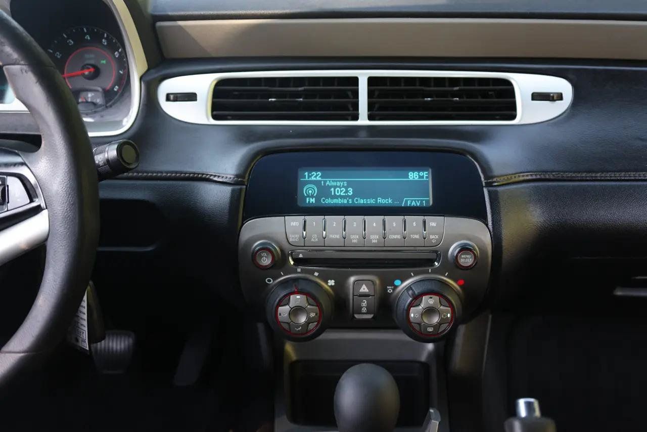 Used 2013 Chevrolet Camaro LS RWD image 10