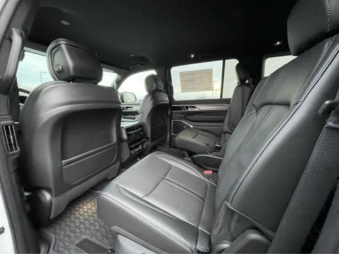 New 2026 Jeep Grand Wagoneer image 22
