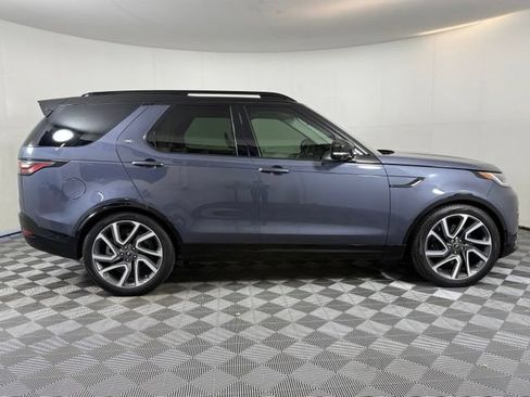 Used 2025 Land Rover Discovery Dynamic SE AWD/4WD image 9