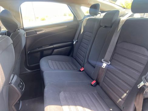 Used 2020 Ford Fusion SE image 21