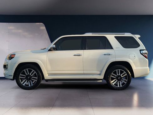 Used 2018 Toyota 4Runner Limited RWD image 2