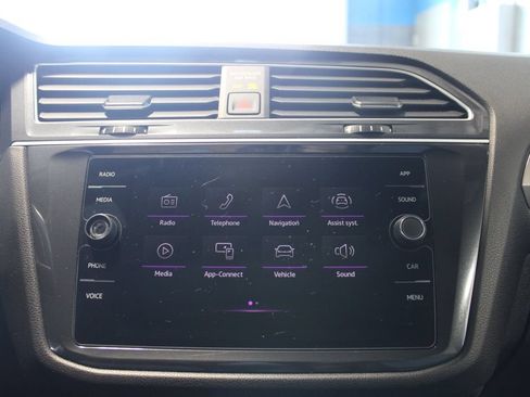 Used 2024 Volkswagen Tiguan SE R-Line AWD/4WD image 17