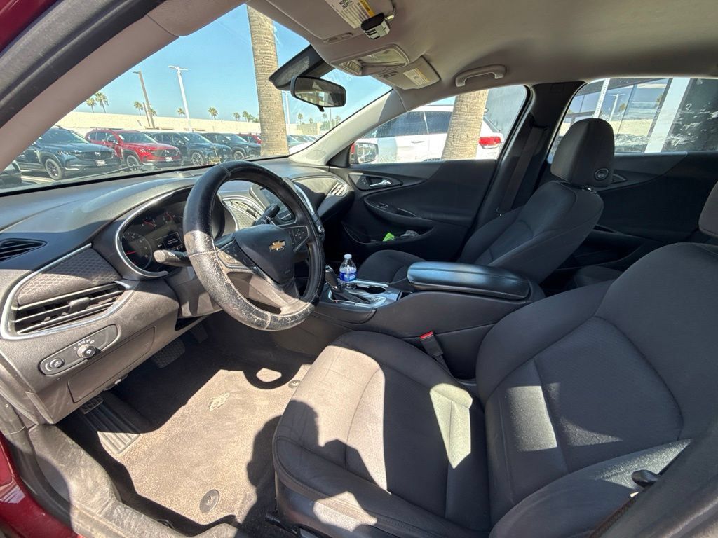 Used 2018 Chevrolet Malibu LT FWD image 25