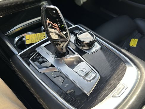 Used 2016 BMW 750i xDrive image 17