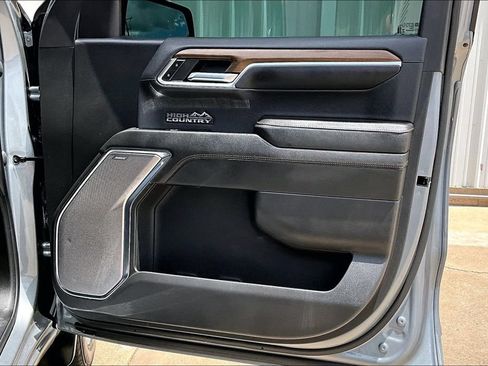Used 2023 Chevrolet Silverado 1500 High Country w/ High Country Premium Package AWD/4WD image 23