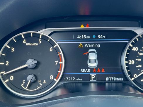 Used 2024 Nissan Altima 2.5 SV image 15