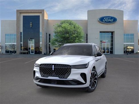 New 2026 Lincoln Nautilus Reserve image 2