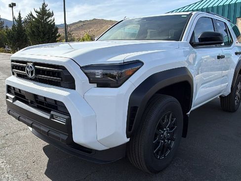 New 2026 Toyota 4Runner SR5 AWD/4WD image 7