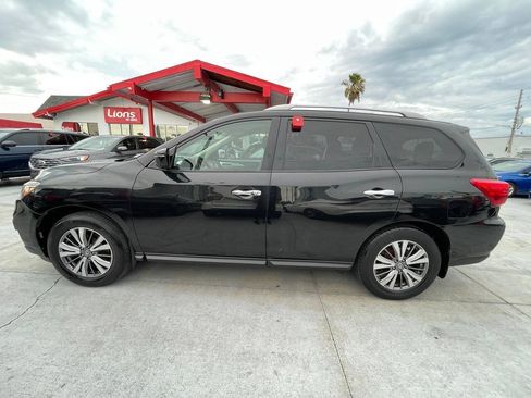 Used 2019 Nissan Pathfinder SL AWD/4WD image 4