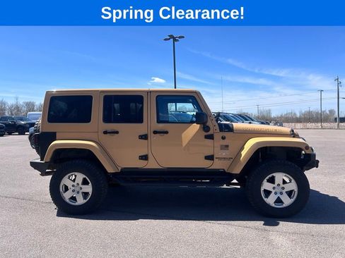 Used 2013 Jeep Wrangler Unlimited Sahara w/ Connectivity Group image 7