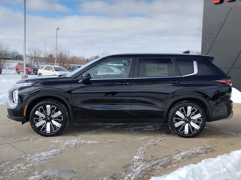 New 2026 Mitsubishi Outlander SE image 19