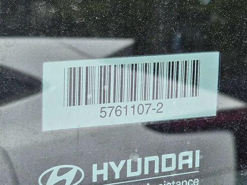 Used 2025 Hyundai Venue SEL FWD image 9