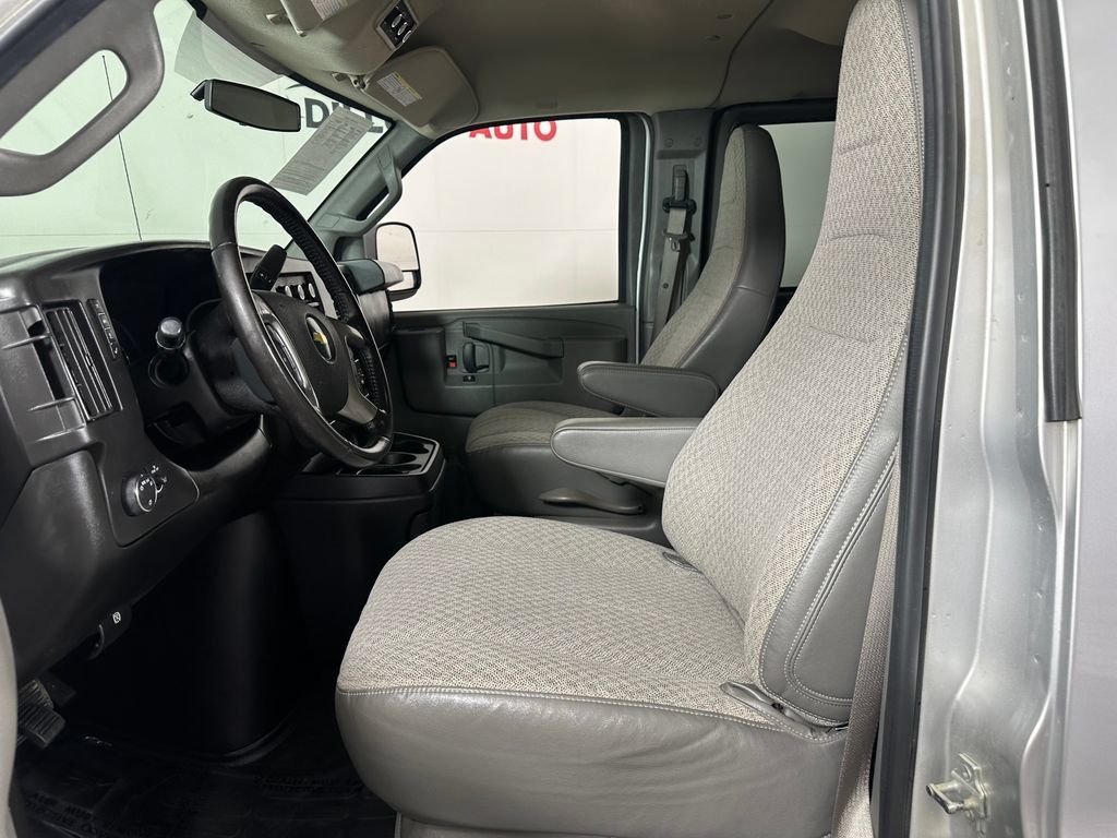 Used 2016 Chevrolet Express 3500 LT w/ LT Preferred Equipment Group RWD image 13