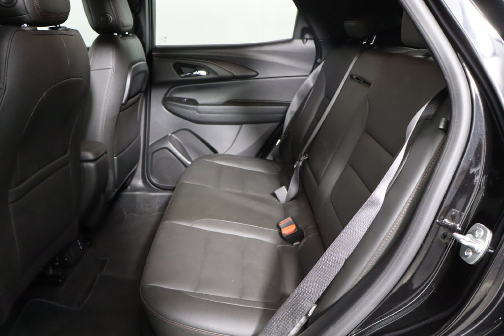 Used 2025 Chevrolet TrailBlazer RS w/ Convenience Package FWD image 16