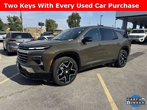 Used 2024 Chevrolet Traverse RS image 2