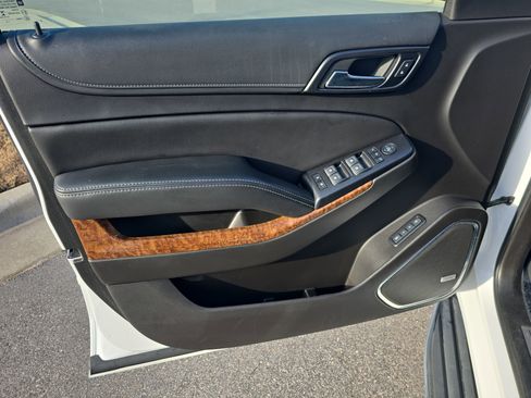 Used 2017 Chevrolet Suburban Premier image 29