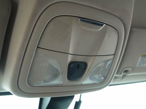 Used 2016 Chrysler 200 Limited image 29